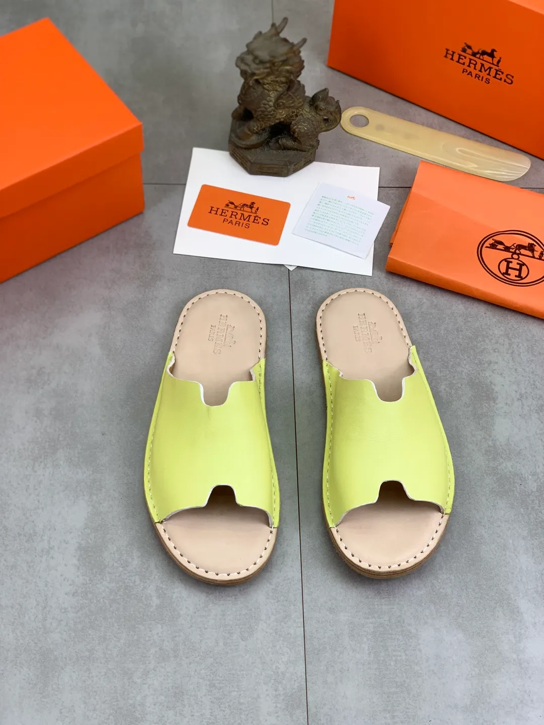 Men's men's shoes 💰P360 new model (genuine leather outsole series) new colors are coming simultaneously on the official website [HERMES] Hermès series: original development, original anatomy display, exclusive outsole [Material] Sole: original genuine leather sole with cow essence film 🌸. Fabric Original calfskin Lining: Imported cowhide, delicate and soft Code number: 38-44